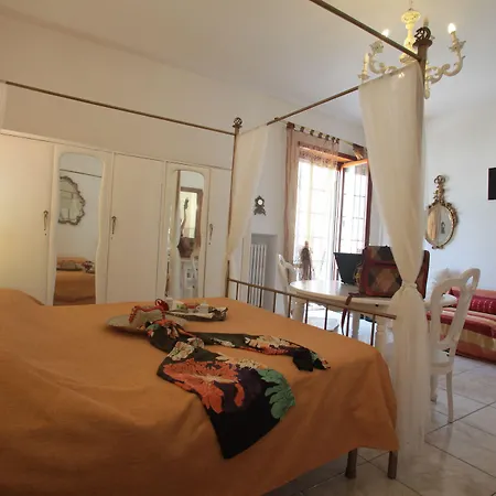 Zo. Ne. Baroque ليتشي