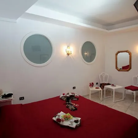 Zo. Ne. Baroque Λέτσε