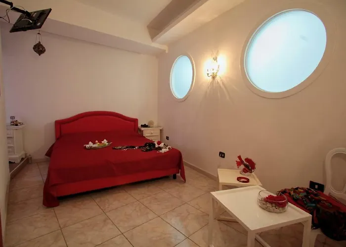 Zo. Ne. Baroque לינה וארוחת בוקר לצ'ה